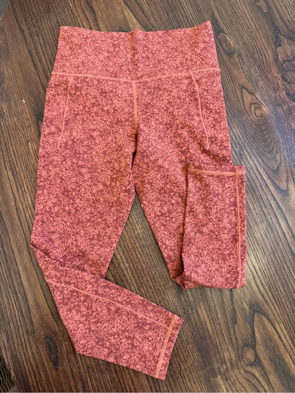 Athleta Salutation Stash Pocket leggings 7/8 length